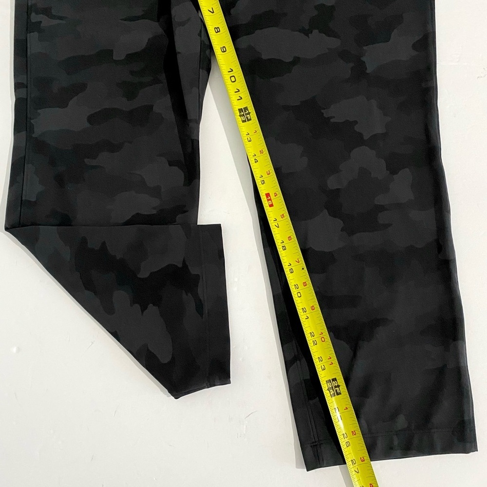 Lululemon On the Fly Straight Pants Size 10 Camo Like New - Picture 9 of 11